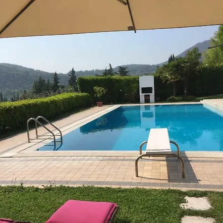 Vila Lago Ulivi
